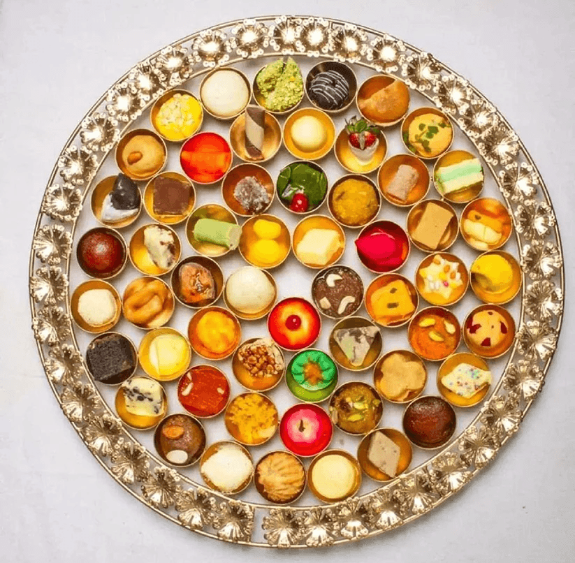 Spherevant Multicolor Metal Decorative Showpiece For Home Decor